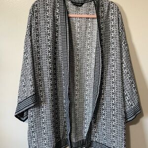 Max Studio Black and White Floral Kimono